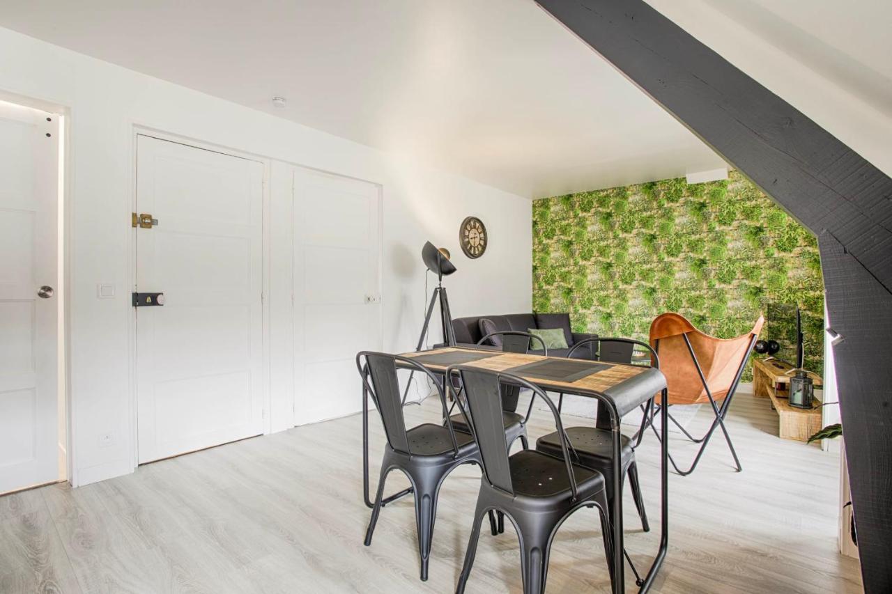 Appartement La Casa Centra Charm At Falaise'S Downtown à Falaise  Extérieur photo